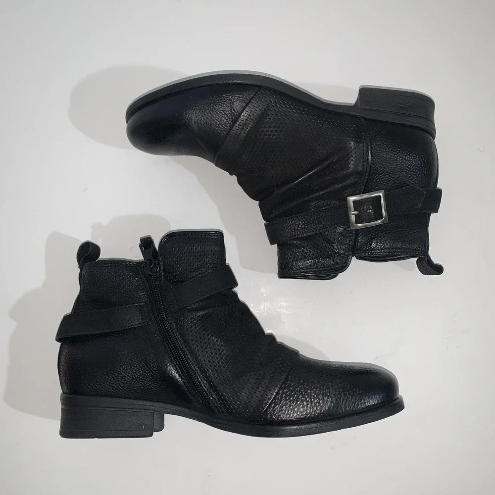 Miz Mooz Boots Womens Size 8.5 Black Leather Suzy Ankle Zip Buckle Booties EU 39